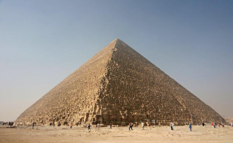 El gigantesco hallazgo que hizo un grupo de científicos en la pirámide de Keops