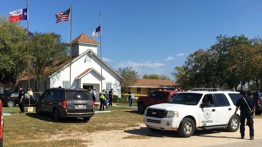 Tiroteo en Texas: Gobernador confirma muerte de 26 personas