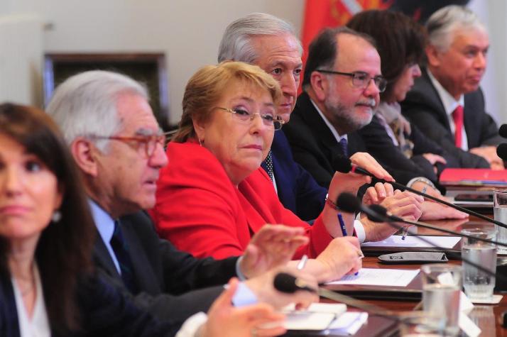 Bachelet reúne a su gabinete a dos semanas de las elecciones