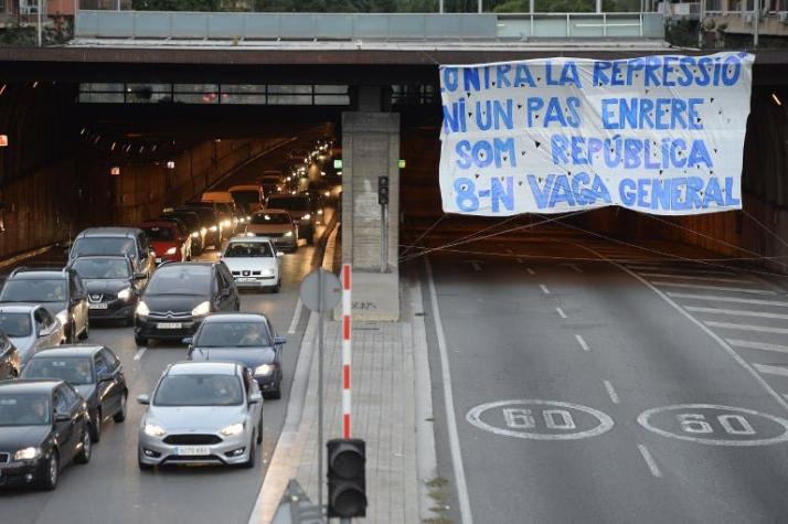 Numerosos cortes de carreteras y trenes en protestas en Cataluña