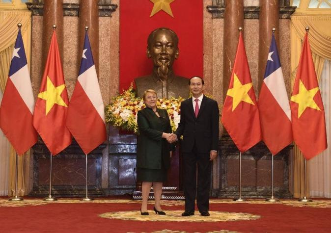 Bachelet visita Vietnam y recibe apoyo a la forma en que se enfrenta demanda en La Haya