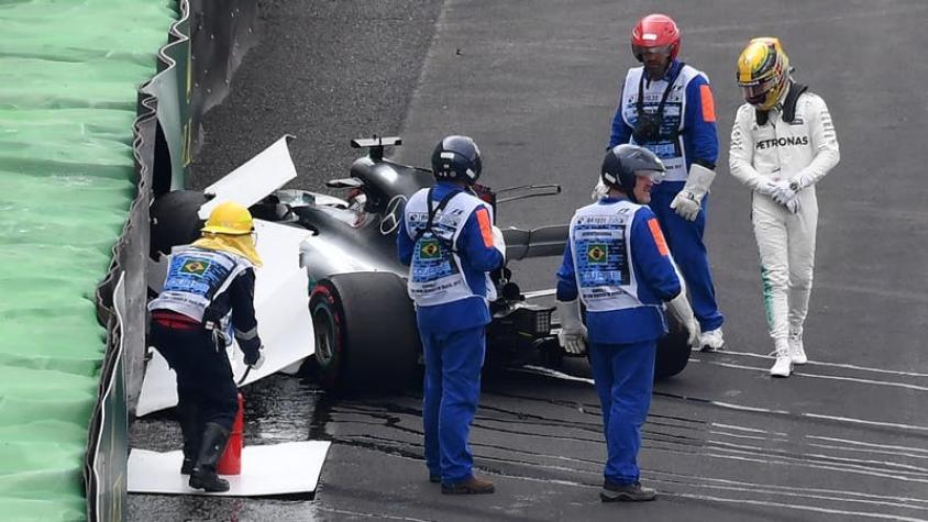 [VIDEO] El accidente que dejó a Hamilton último en la pole del GP de Brasil
