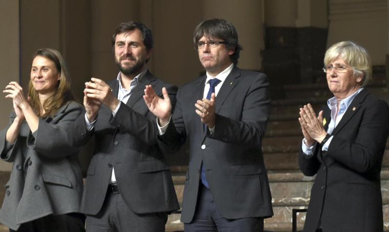 Puigdemont se abre a solución distinta a la independencia catalana