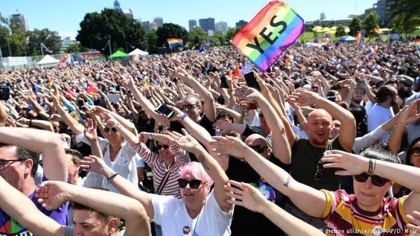 Australia vota a favor de matrimonio gay en consulta popular