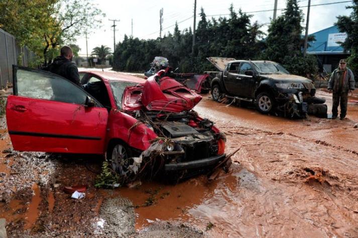 Al menos 14 muertos y varios heridos y desparecidos por inundaciones cerca de Atenas