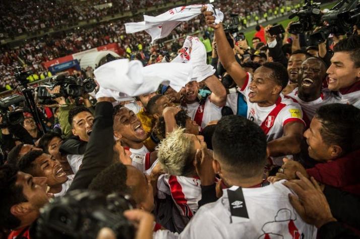 Farfán y Ramos se visten de "Guerrero" y devuelven a Perú a un Mundial