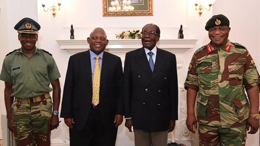 Zimbabue: reaparece por primera vez en público el presidente Robert Mugabe tras la toma militar