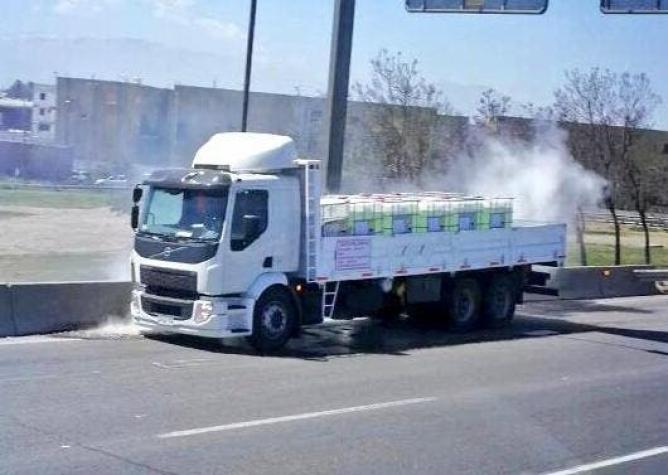 Camión genera emergencia química en la ruta 5 sur