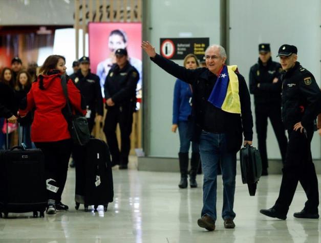 Antonio Ledezma llega a Madrid tras escapar de Venezuela: "voy a contribuir en el exilio"