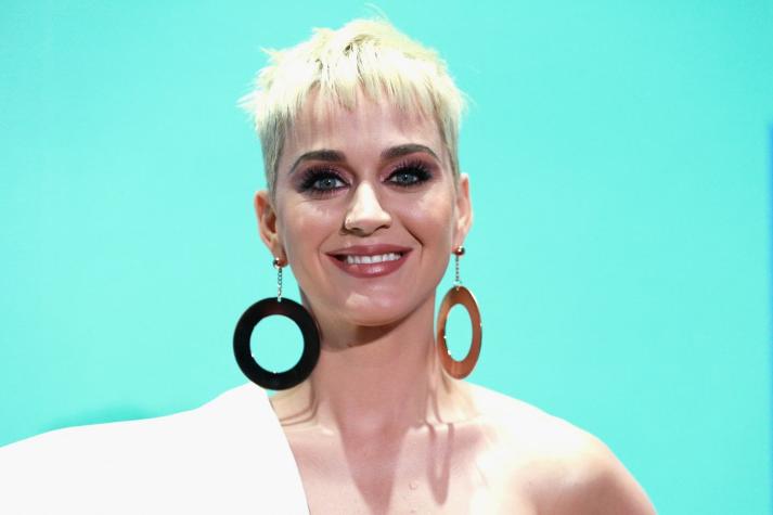 Contra las monjas: la pelea de Katy Perry por su nueva casa
