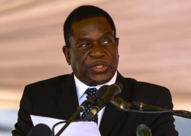 Ex vicepresidente de Zimbabue insta a Mugabe a dimitir y veteranos de guerra se manifiestan