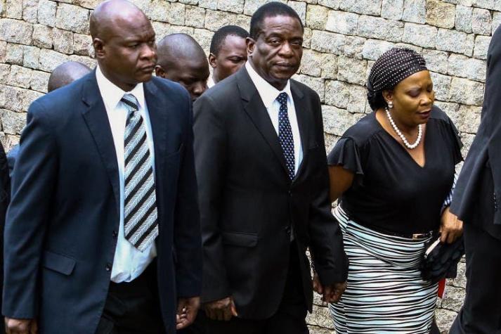 Destituido vicepresidente regresa a Zimbabue para asumir el poder este viernes
