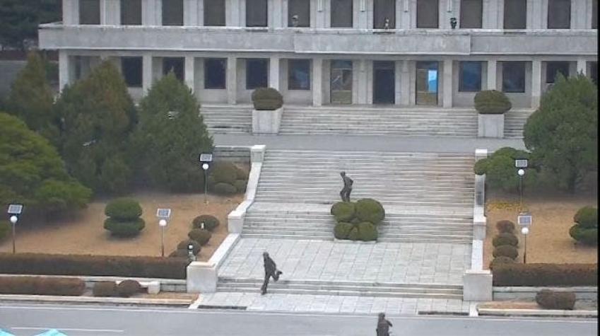 Revelador video del soldado norcoreano que escapa en medio de los disparos