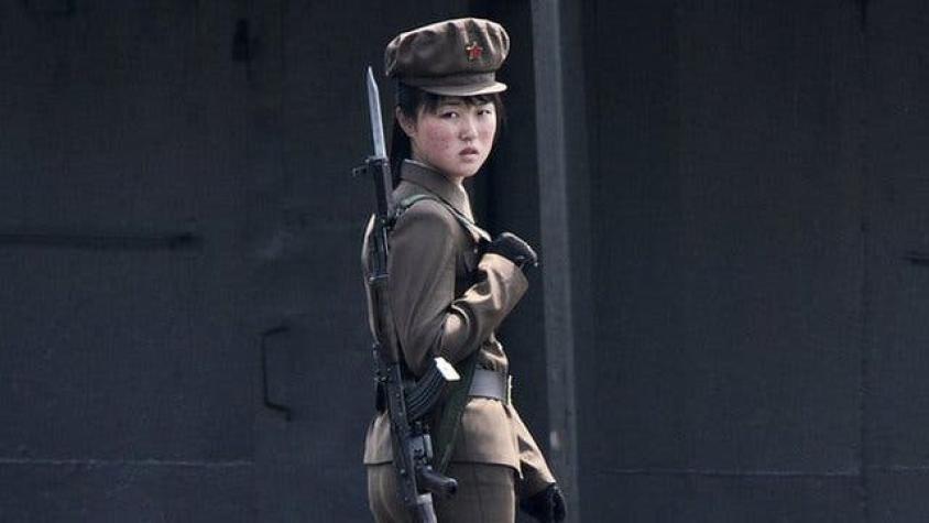 La dura vida de las mujeres en el ejército de Corea del Norte: "Dejábamos de tener la menstruación"