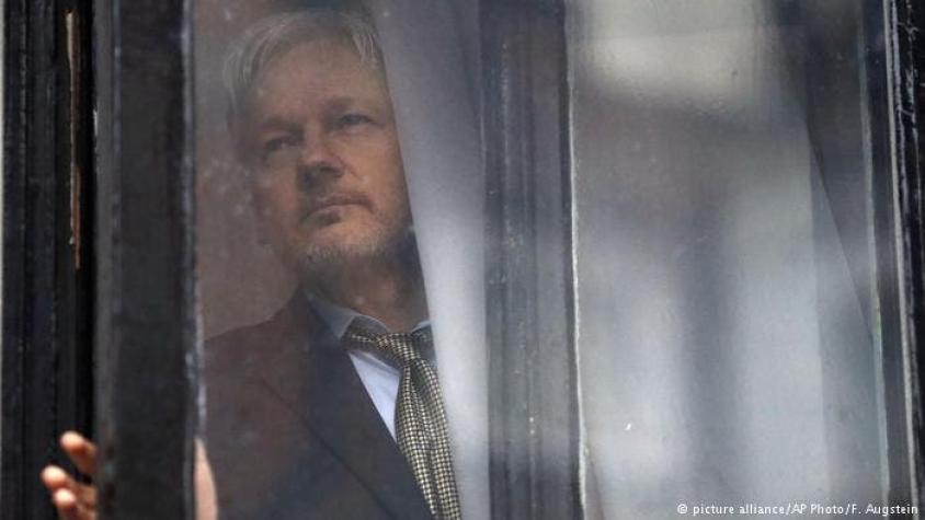 Ecuador pide a Assange que no se inmiscuya en el conflicto catalán