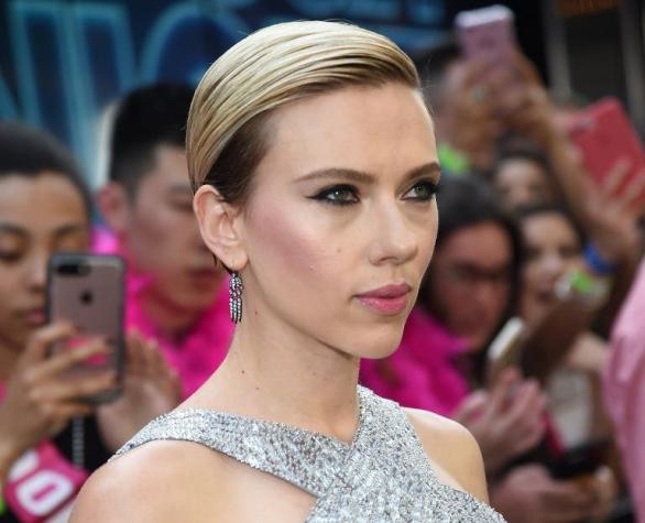 La sencilla solución que dio Scarlett Johansson para los problemas de acné y de la piel en general