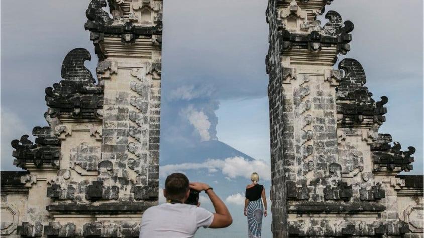 Las imágenes que anticipan la erupción del volcán Agung en Bali