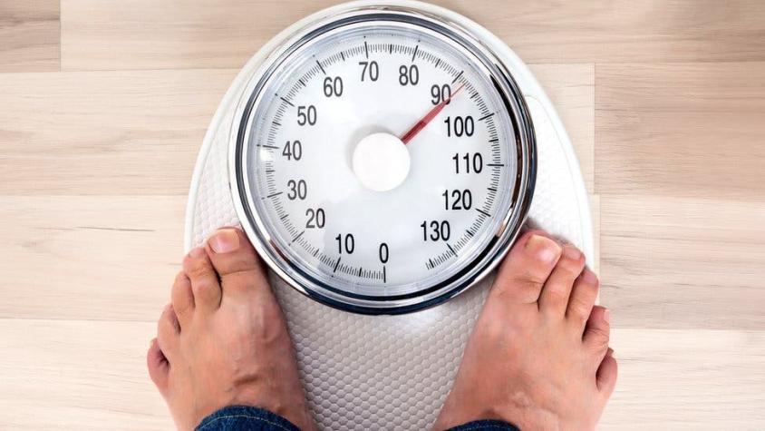 ¿Por qué engordamos cuando nos hacemos mayores (y no solo es culpa de nuestro metabolismo)?