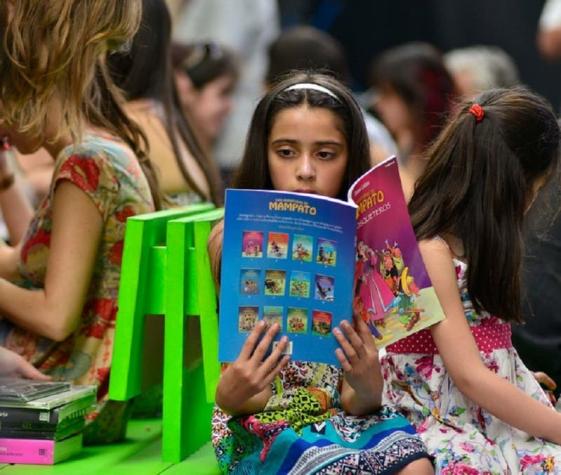 Estudiantes chilenos obtienen su mejor resultado en décadas en estudio de lectura