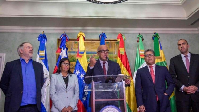 El gobierno y la oposición de Venezuela afirman estar cerca de llegar a acuerdo