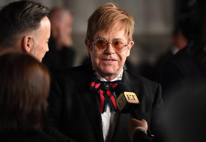"Estoy en estado de shock": Elton John comunica la repentina muerte de su madre