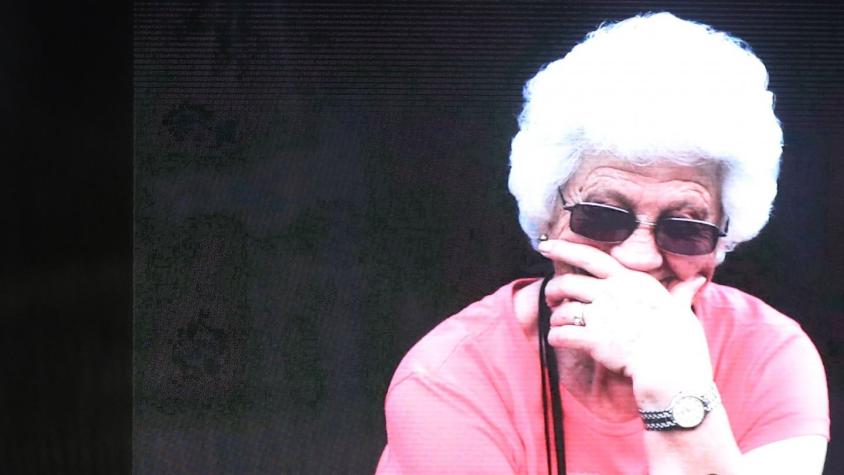 La entrenadora de 76 años que revolucionó la carrera de la máxima estrella del atletismo sudafricano