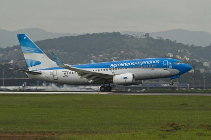 Cartel de "bomba a bordo" genera pánico en un vuelo nacional en Argentina
