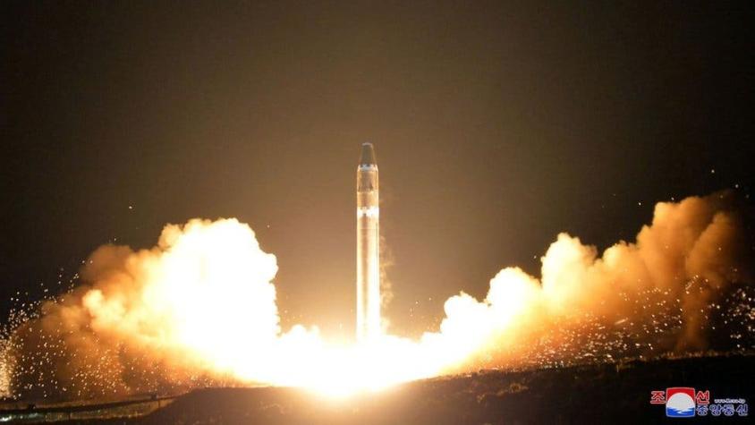 La tripulación de un avión de Cathay Pacific vio en pleno vuelo el último misil norcoreano