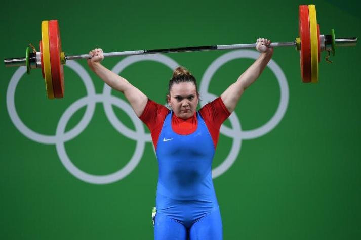 María Fernanda Valdés se consagra campeona mundial de levantamiento de pesas