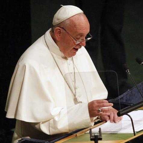 El papa pide en Nochebuena caridad y hospitalidad con los migrantes