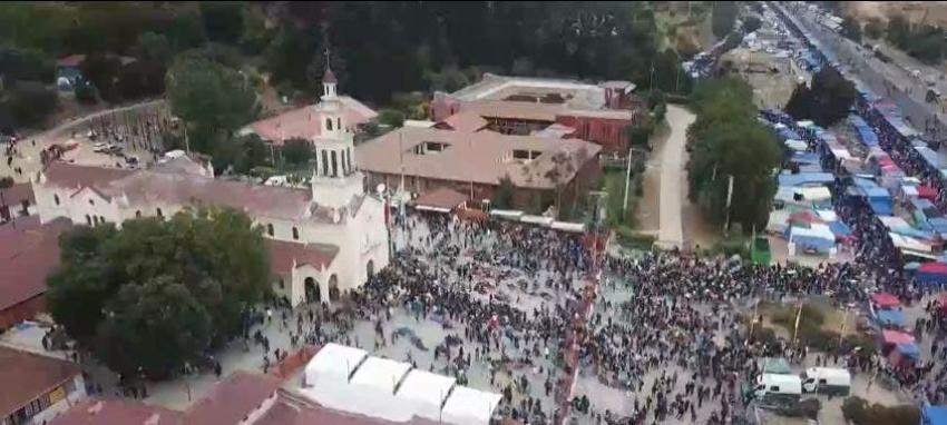 [VIDEO] Miles de peregrinos muestran su fe en Lo Vásquez