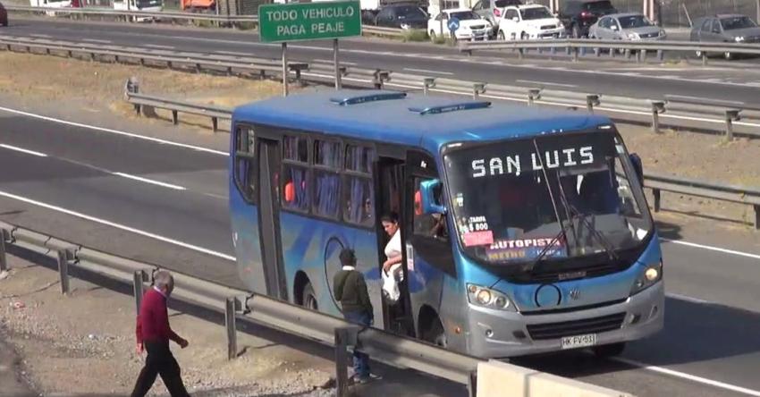 [VIDEO] Pasajeros toman buses en plena ruta Los Libertadores