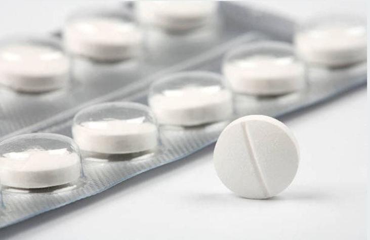 ISP advierte: Paracetamol es uno de los medicamentos con más "efectos adversos graves" en Chile