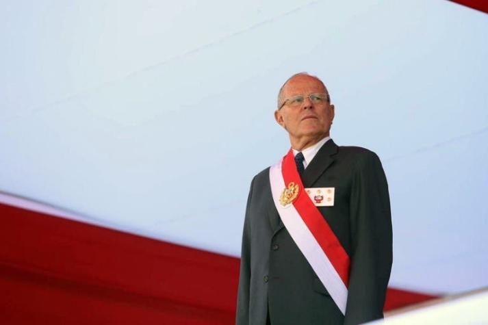 Destino de Kuczynski en manos del Congreso de Perú por Odebrecht