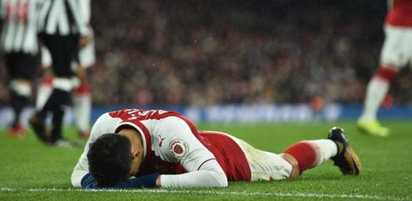 Rooney critica la falta de compromiso de Sánchez con Arsenal