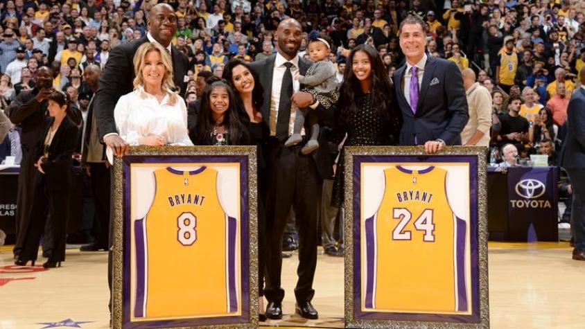 [VIDEO] Los Angeles Lakers homenajea a Kobe Bryant retirando sus camisetas “8” y “24”