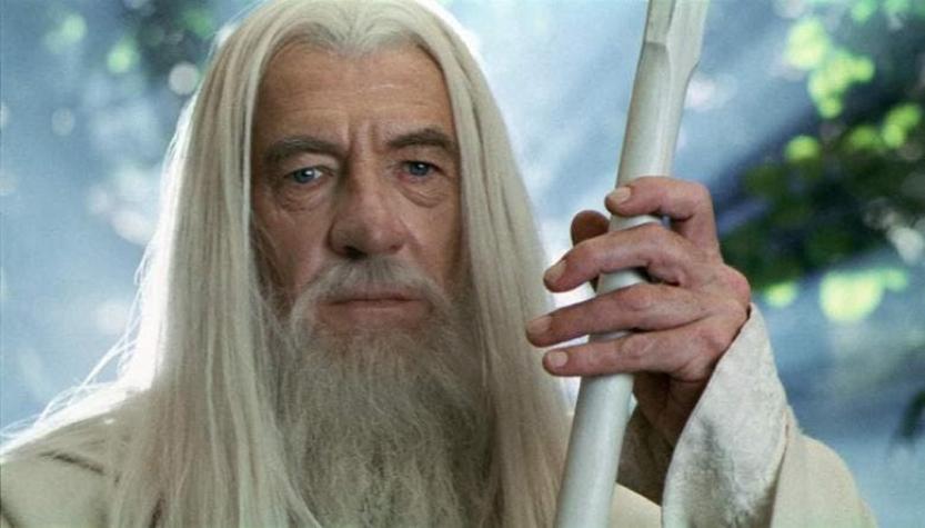 Ian McKellen podría volver a ser Gandalf en serie de TV “El señor de los anillos”