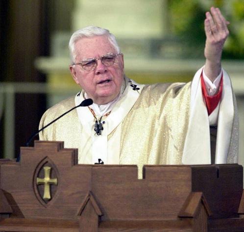 Muere cardenal Bernard Law, acusado de encubrir casos de delitos sexuales en iglesia de Boston