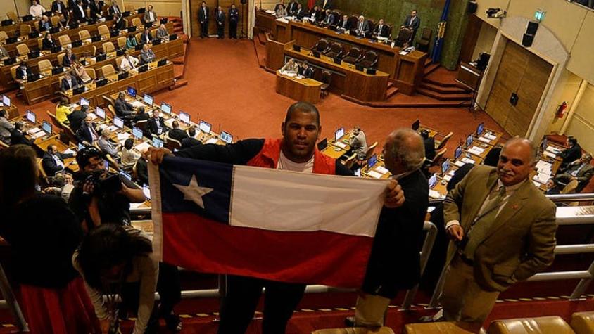 Luchador de origen cubano Yasmani Acosta logra la nacionalidad por gracia