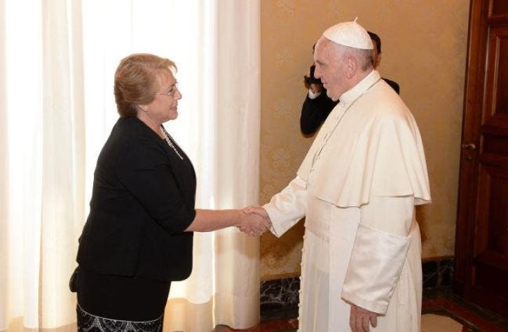 Bachelet: "Me honra encabezar el Chile más justo, inclusivo y digno que el Papa Francisco conocerá"