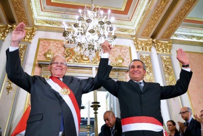 Kuczynski toma juramento a nuevo ministro del Interior peruano en medio de la crisis