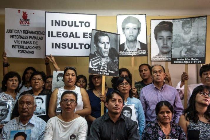 Miles de peruanos marchan contra indulto a Fujimori