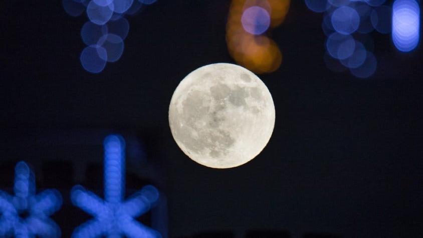 [FOTOS] Las asombrosas imágenes de la "luna del lobo" en la primera noche de 2018