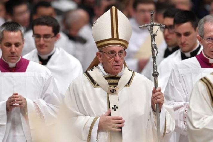 Pisos plegables y comida: Lo que se puede ingresar a las misas masivas del Papa