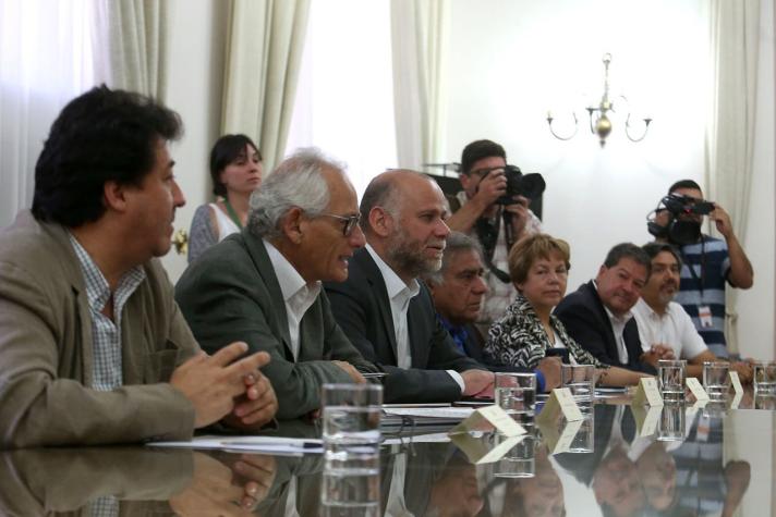 Gobierno y oficialismo coordinan defensa del legado de Bachelet a partir de marzo