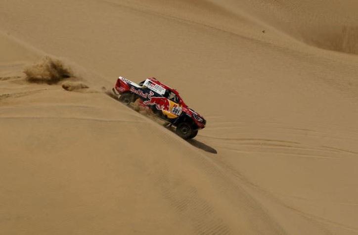 Al-Attiyah gana tercera etapa y Peterhansel lidera el Dakar en autos
