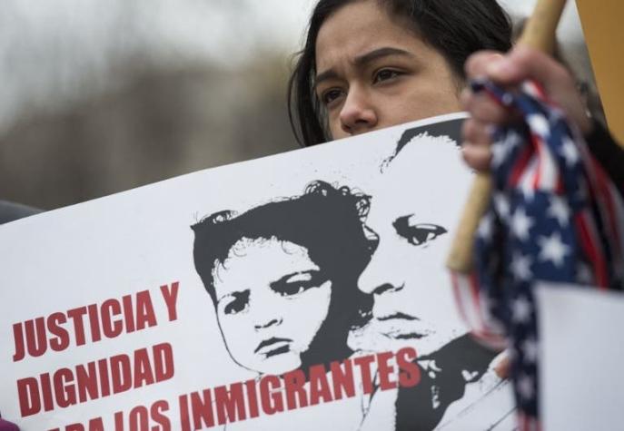 Las reacciones ante la decisión de EE.UU. de revocar la protección temporaria para salvadoreños