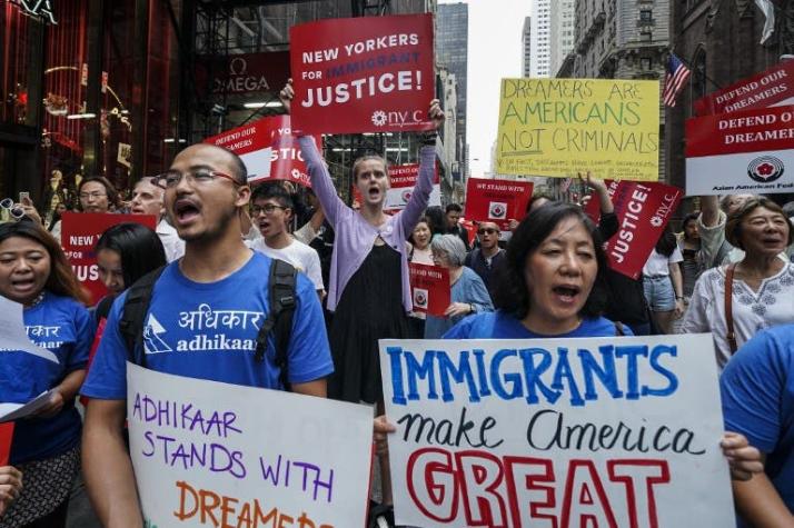 Trump denuncia sistema judicial "injusto" por decisión sobre inmigrantes DACA