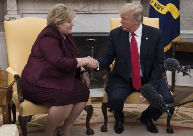Primera ministra de Noruega fue sorprendida jugando Pokémon Go antes de reunirse con Trump