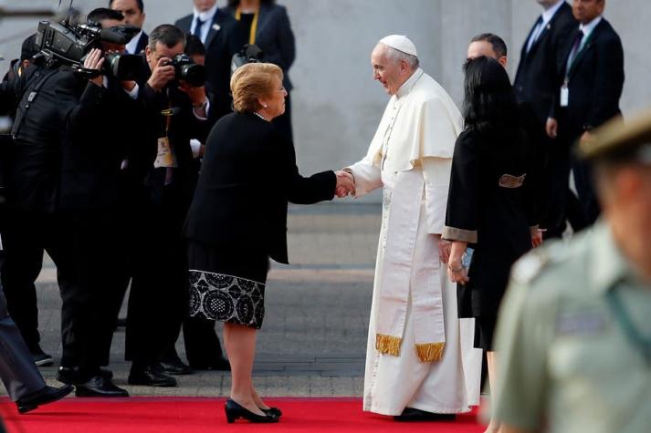 [VIDEO] Bachelet dice al Papa en La Moneda: "Lo avanzado debe ser sostenido y defendido"